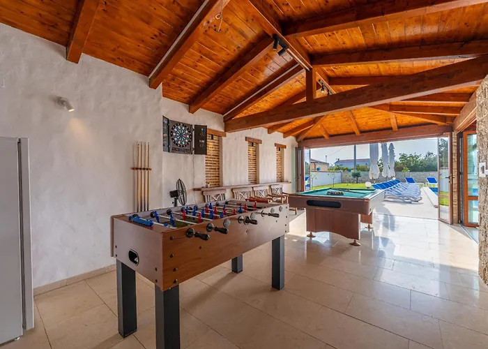 Suzanne Villa Banjole